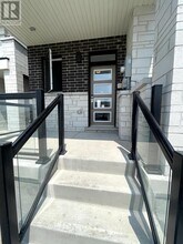28 Vinewood Cres in Barrie, ON - Building Photo - Building Photo