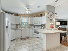 1640 Magnolia Ave in Lady Lake, FL - Building Photo - Building Photo