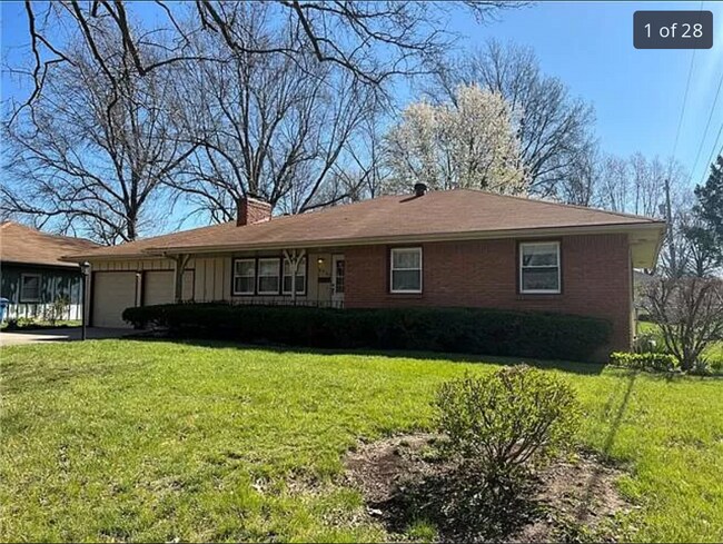 4933 S Grand Ave, Unit 3 in Independence, MO - Building Photo - Building Photo