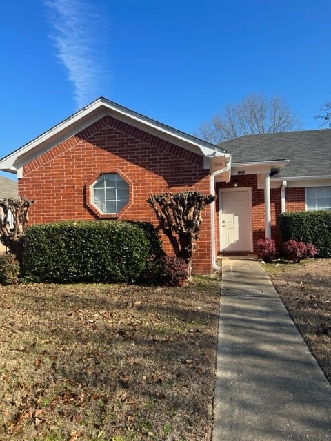 6206 Summerhill Pl in Texarkana, TX - Building Photo