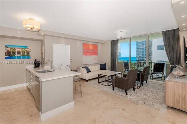 17555 Atlantic Blvd in Sunny Isles Beach, FL - Building Photo - Building Photo