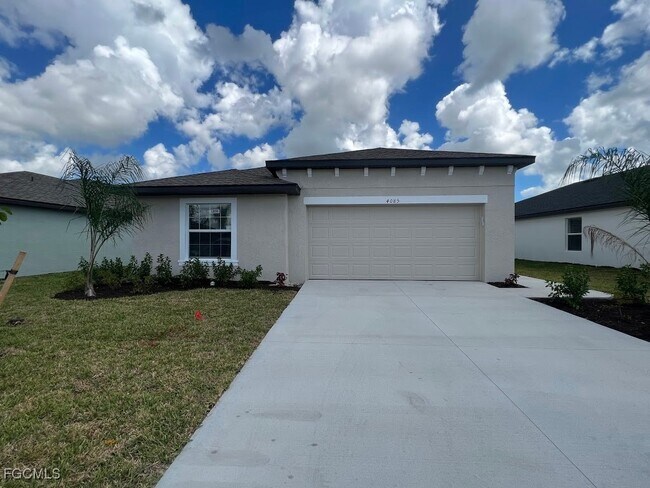 4085 Villa Doria Ct in North Fort Myers, FL - Building Photo - Building Photo