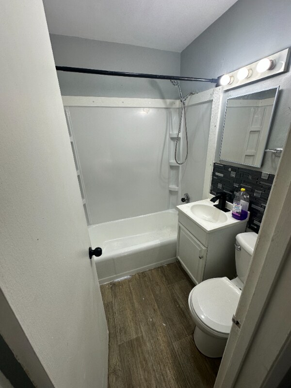 260 S Jefferson St, Unit 5 in Berne, IN - Building Photo - Building Photo