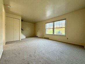 413 Millers Ln in Plum, PA - Building Photo - Building Photo