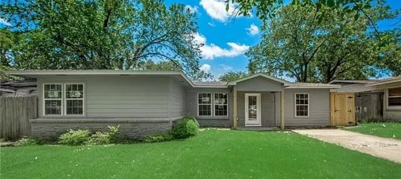 3226 San Paula Ave in Dallas, TX - Building Photo