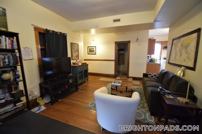 property at 346 Faneuil St