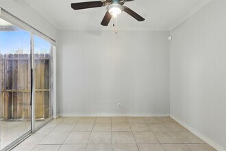 17230 Imperial Valley Dr in Houston, TX - Building Photo - Building Photo