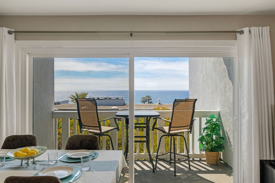 650 The Village, Unit 117 in Redondo Beach, CA - Building Photo