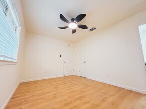 1815 Gracy Farms Ln in Austin, TX - Building Photo - Building Photo