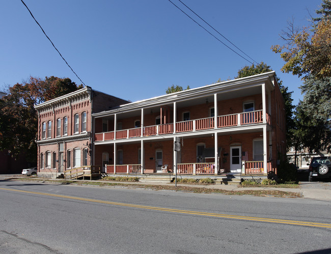 15-19 Maple St in Hudson Falls, NY - Building Photo - Building Photo