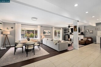 1730 Claycord Ave in Concord, CA - Foto de edificio - Building Photo