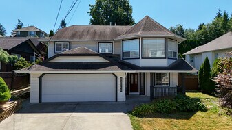 33146 Cherry Ave in Mission, BC - Building Photo