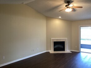 6410 Blue Leaf Ln in Jacksonville, FL - Building Photo - Building Photo