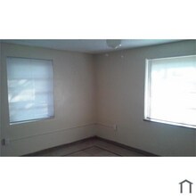 2153 NW 92nd St in Miami, FL - Building Photo - Building Photo