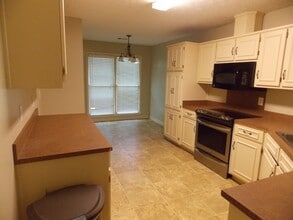 562 Evergreen Dr in Fortson, GA - Building Photo - Building Photo