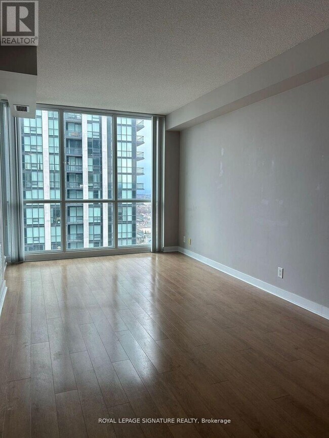 3985 Grand Park Dr in Mississauga, ON - Building Photo - Building Photo