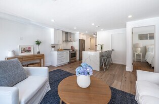 123 Sewall Ave, Unit 1 in Brookline, MA - Building Photo