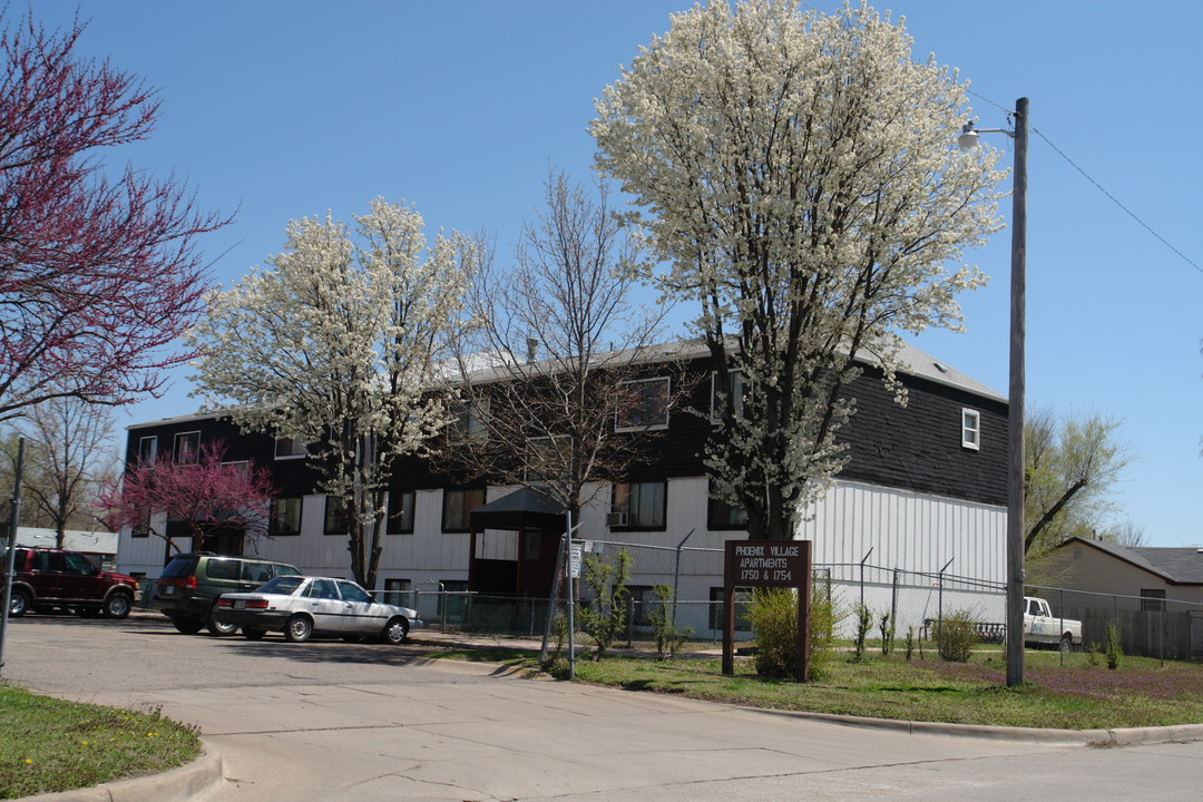 1740-1750 N Minneapolis St in Wichita, KS - Foto de edificio