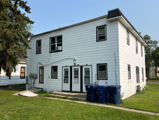 300 1st Ave SW in Watertown, SD - Building Photo - Building Photo