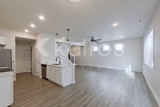 6921 Holly Ct in Johnston, IA - Building Photo - Building Photo
