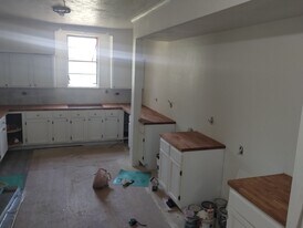 210 S 7th St in Silsbee, TX - Building Photo