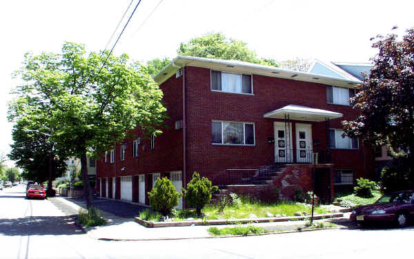 73-79 Melville Pl in Irvington, NJ - Building Photo