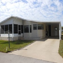 Whispering Pines Manufactured Home Community in Kissimmee, FL - Building Photo - Building Photo