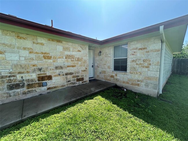 245 Marvin Cove in Hutto, TX - Building Photo - Building Photo