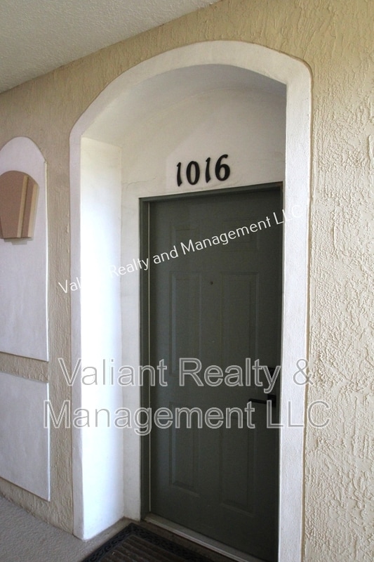 13364 Beach Blvd in Jacksonville, FL - Foto de edificio - Building Photo