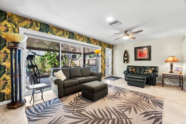 1718 Joyce St in Sarasota, FL - Building Photo - Building Photo