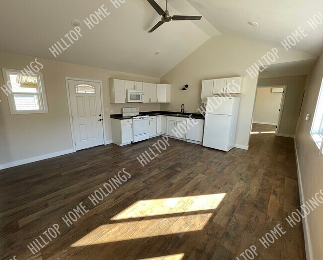 53 Hilltop Rd in Eldon, MO - Building Photo - Building Photo