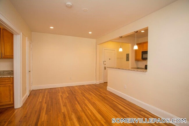 136 Highland Ave in Somerville, MA - Building Photo - Building Photo
