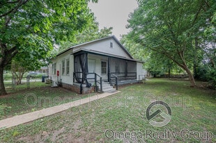 3208 Clopton St SW in Huntsville, AL - Building Photo