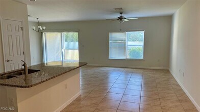 3757 Crofton Court in Ft. Myers, FL - Building Photo - Building Photo