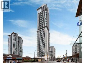 567 Clarke Rd in Coquitlam, BC - Building Photo