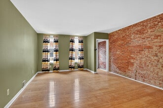 419 McClellan St in Philadelphia, PA - Foto de edificio - Building Photo