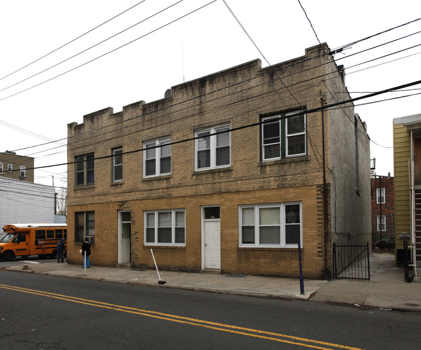 423 Baldwin Ave in Jersey City, NJ - Building Photo