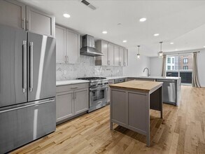 50 Hichborn St in Boston, MA - Building Photo - Building Photo