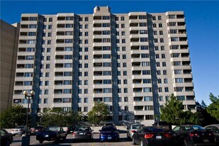 Highview East in London, ON - Building Photo