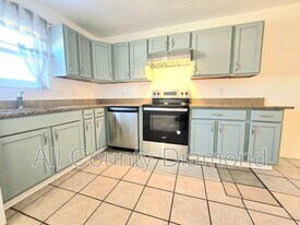 636 W Caladium Cir in Panama City Beach, FL - Building Photo