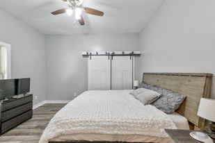 614 Larchmont Dr NW in Atlanta, GA - Building Photo