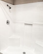 Westbrook Apartments in San Diego, CA - Foto de edificio - Building Photo