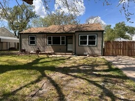 345 Turkle Ave in Haysville, KS - Building Photo