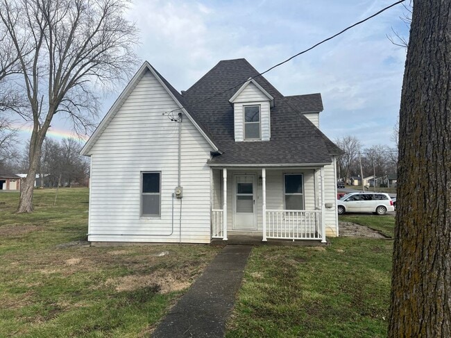 200 Elizabeth St in Hallsville, MO - Foto de edificio - Building Photo