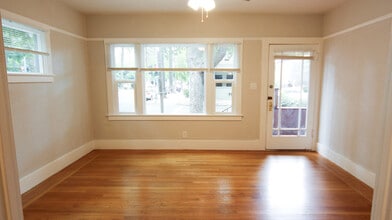 2724 H St, Unit Apartment D in Sacramento, CA - Building Photo - Building Photo
