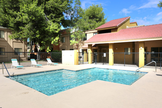 Parkside Apartments in Tempe, AZ - Building Photo - Building Photo