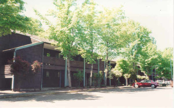 Spencer House Apartments in Beaverton, OR - Foto de edificio - Building Photo