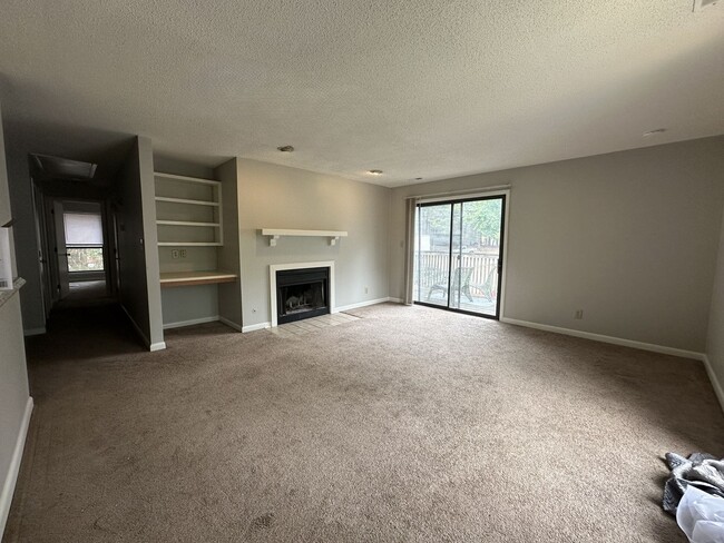 5828 Pointer Dr in Raleigh, NC - Building Photo - Building Photo