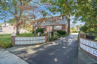 38 Nassau St in Islip Terrace, NY - Building Photo - Building Photo