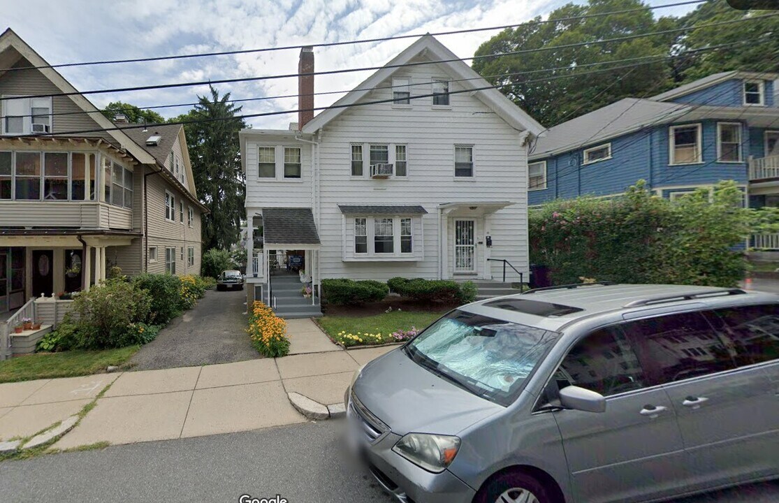 20-22 Upcrest Rd in Boston, MA - Foto de edificio